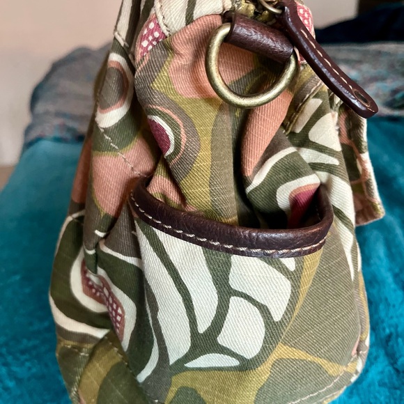 Fossil Camouflage Floral Tote Bag - Picture 9 of 12